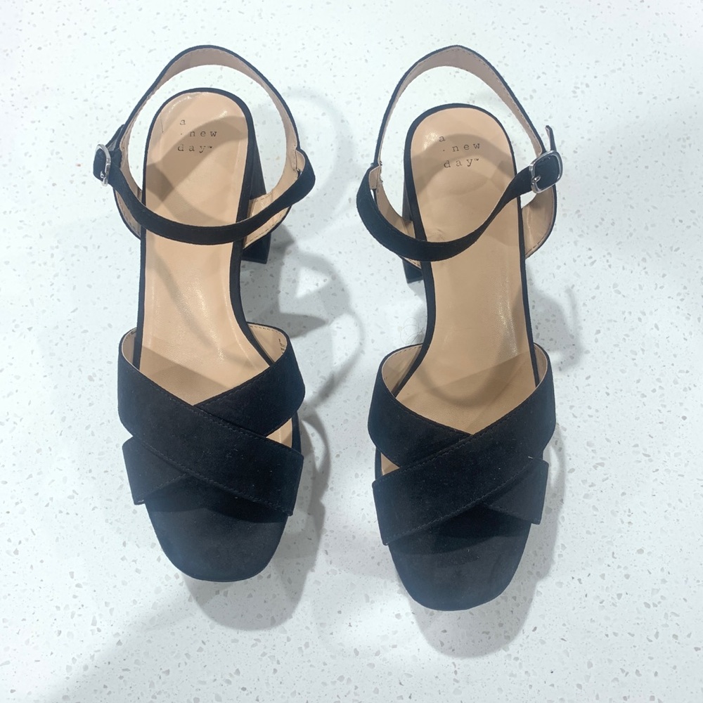 A New Day Gabriella Mid Heel Platform Pumps S 9